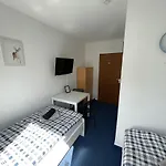 홈스테이 Gaestezimmer Kreuzheide