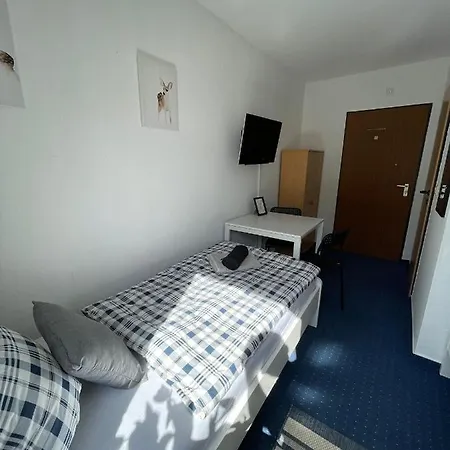 Stillvolles Fuer 2 Personen Mit Eigenem Bad Pansiyon